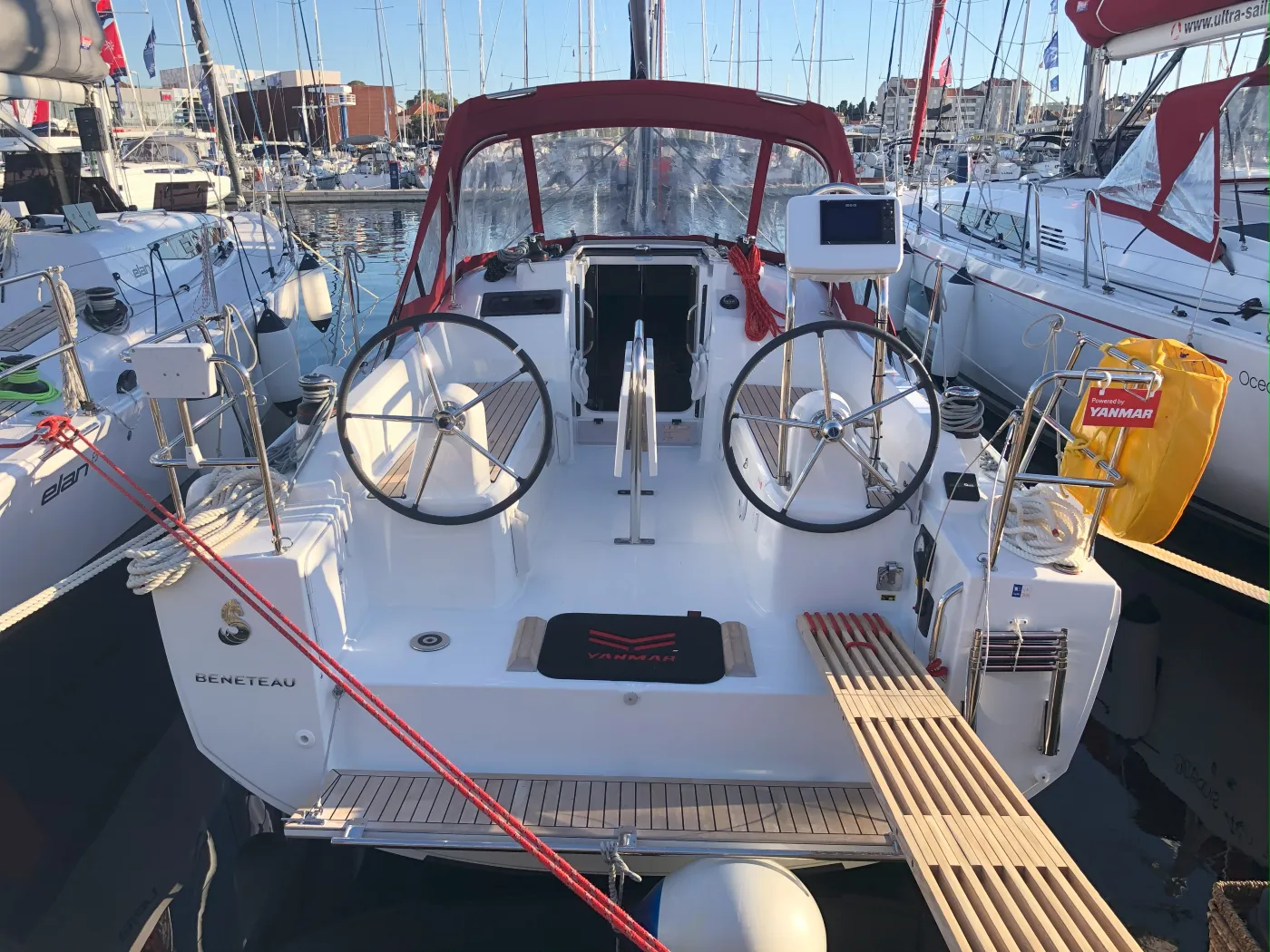 MOBULA ZERO - Sailboat in Split
