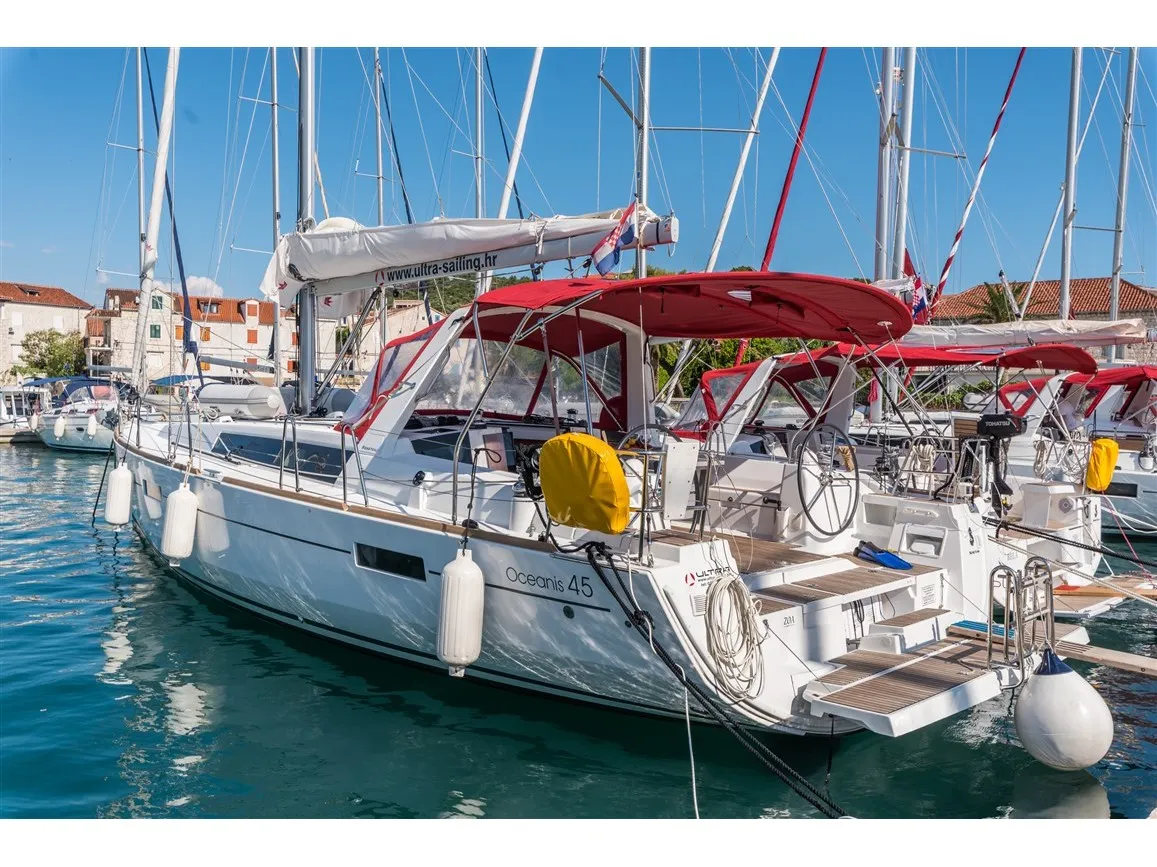 ZOA - Sailboat in Split