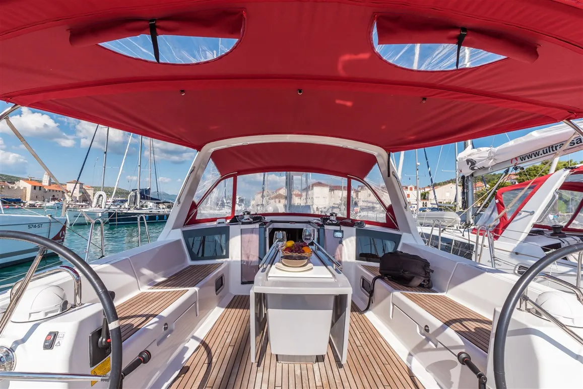 ZOA - Sailboat in Split