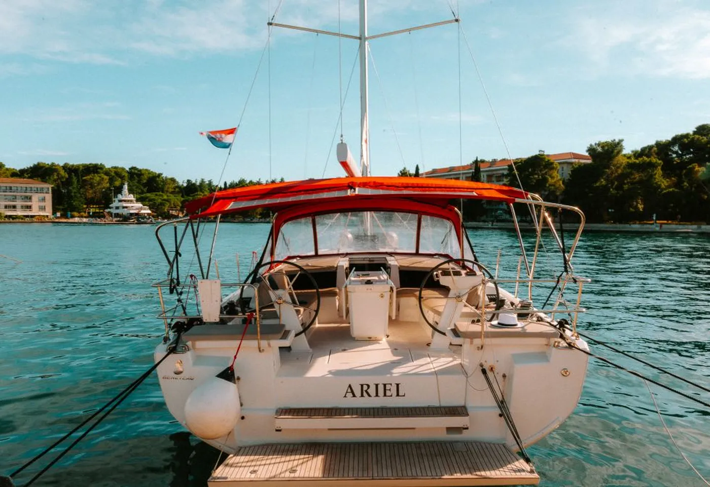 ARIEL - Yelkenli içinde Pomer