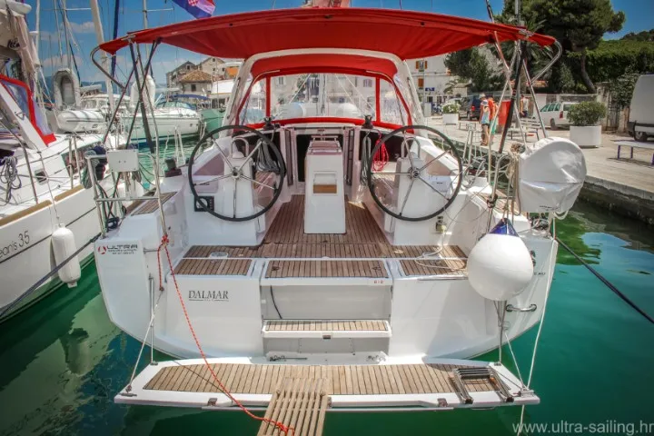 DALMAR - Sailboat in Pomer