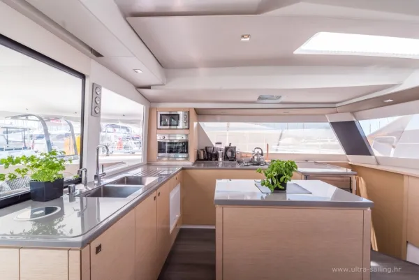 SABA 50 -  AC and generator