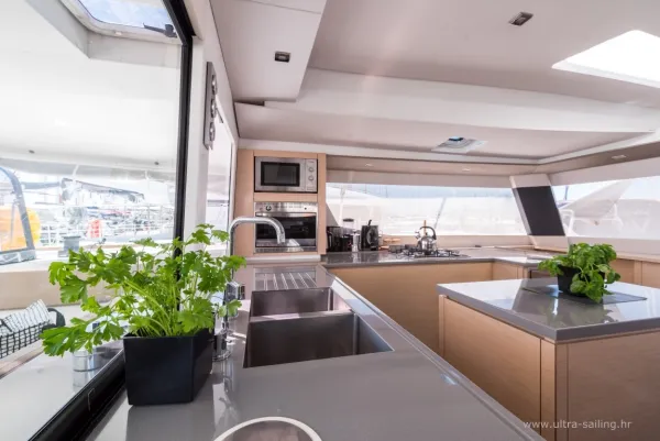SABA 50 -  AC and generator