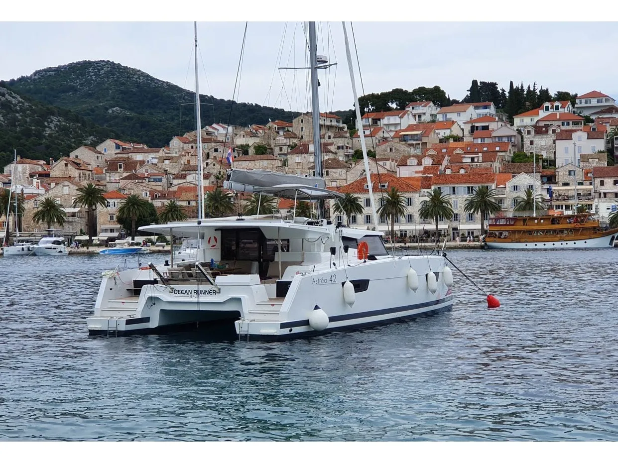 OCEAN RUNNER - Catamaran in Pomer