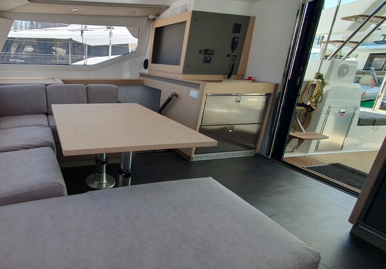 ADRIA BLUE - Catamaran in Seget Donji