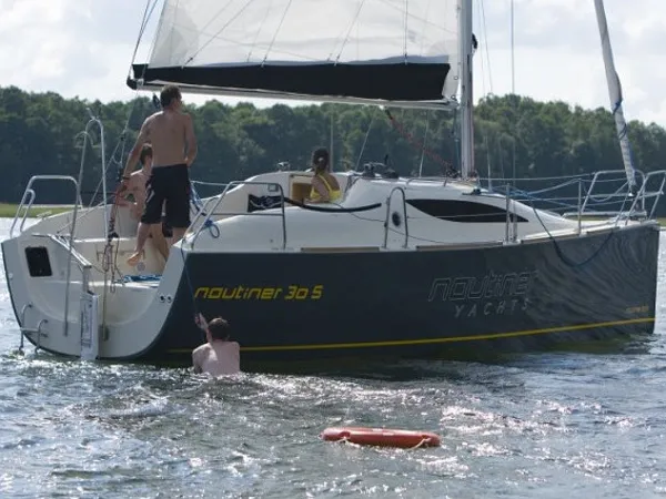 Satori - Sailboat in Navene