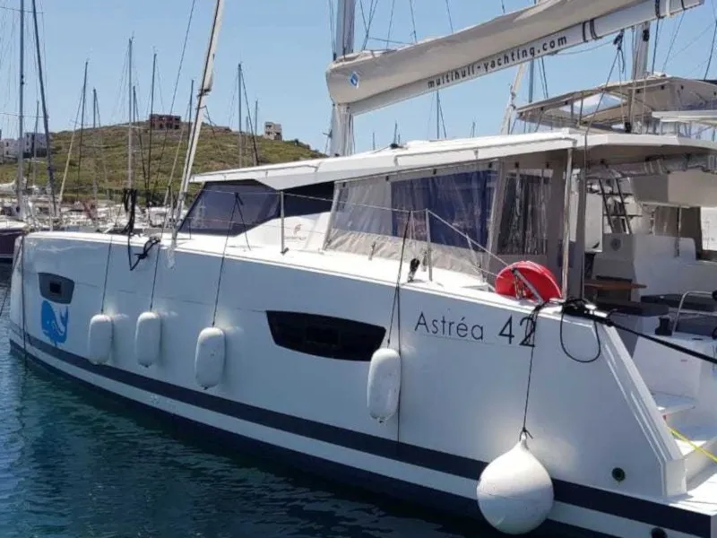 Wild Baleine - Catamaran in Anatoliki Attiki