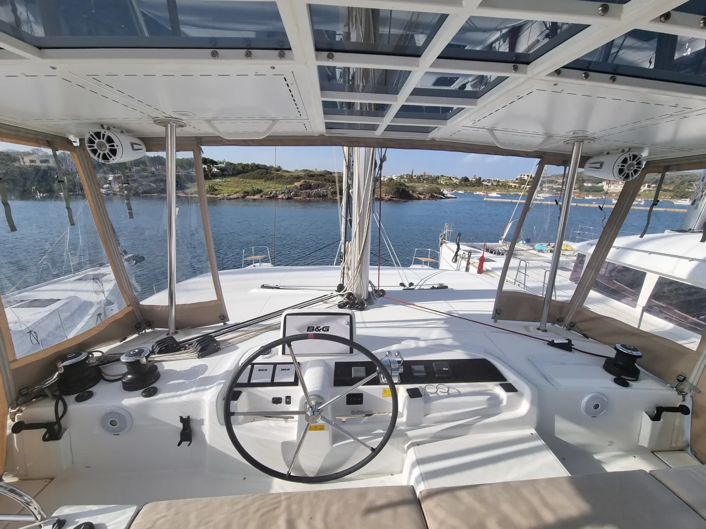 Dionike - Catamaran in Anatoliki Attiki