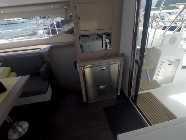 Fountaine Pajot Aastrea 42