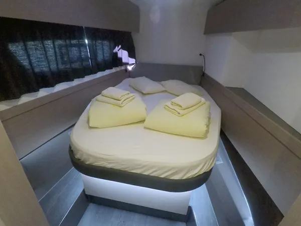 Fountaine Pajot Aastrea 42