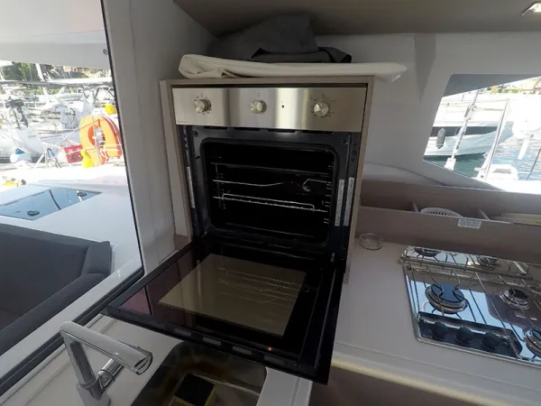 Fountaine Pajot Aastrea 42