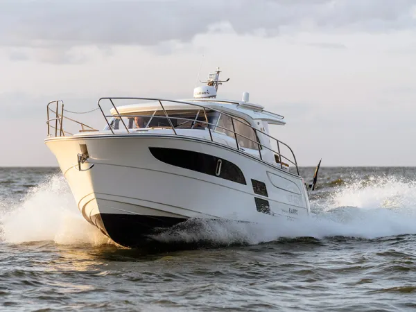 Marex 330 SCA