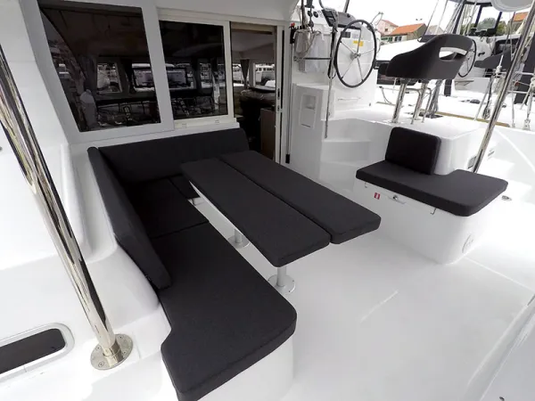 Lagoon 40