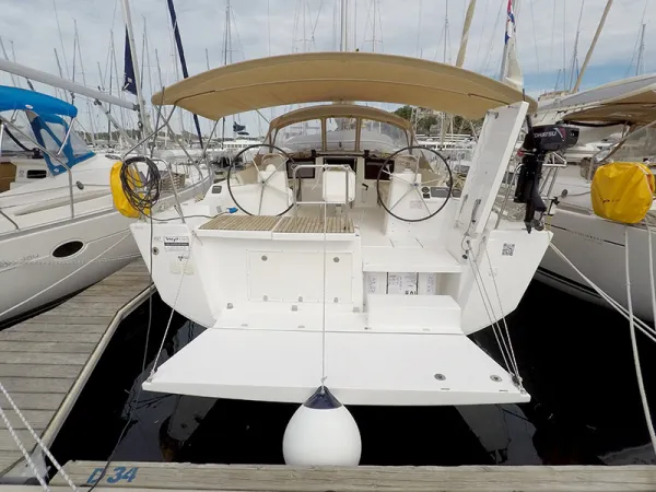 Dufour 460