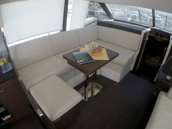 Prestige 420 Fly