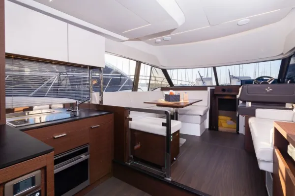 Prestige 420 Fly