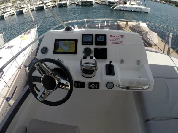 Prestige 420 Fly