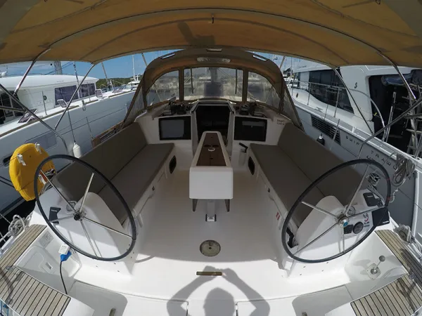 Dufour 430
