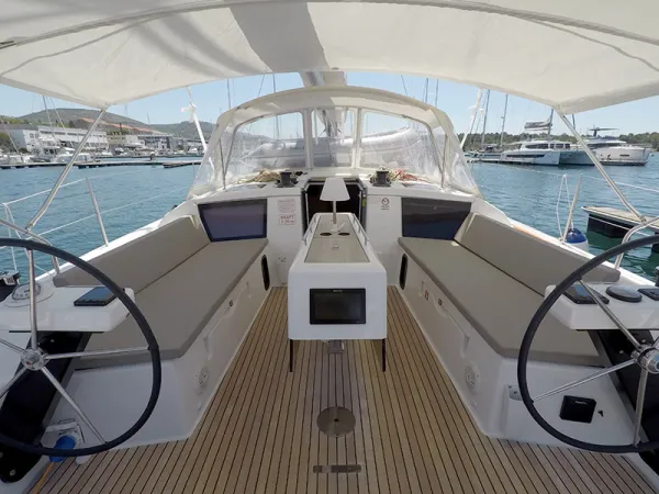 Dufour 430