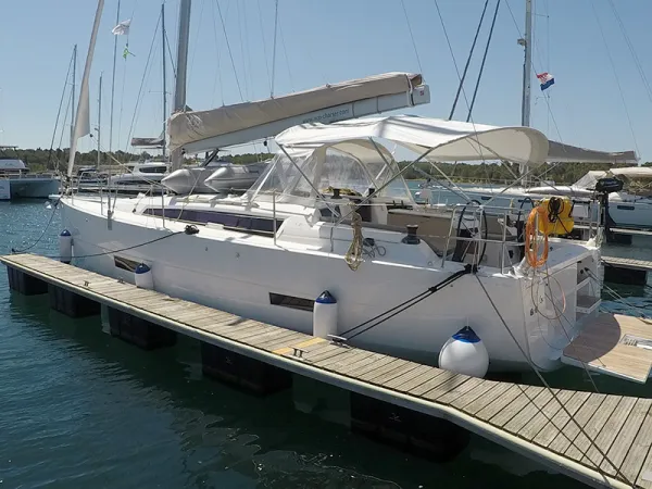 Dufour 430