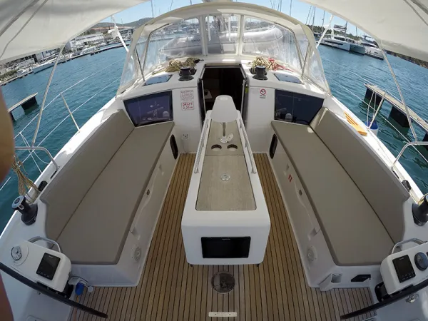 Dufour 430