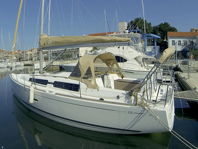 Lara - Sailboat in Šibenik