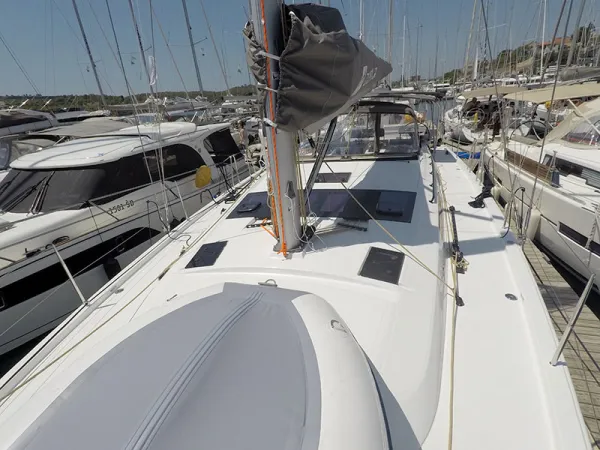 Dufour 470