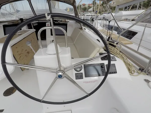 Dufour 460