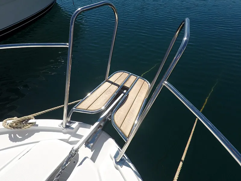 Lovre - Motor Yacht in Šibenik
