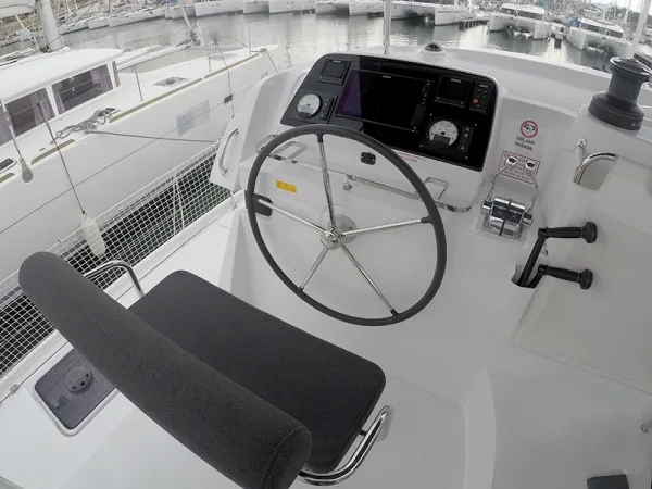 Lagoon 42