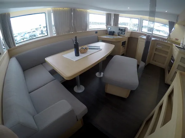 Lagoon 42