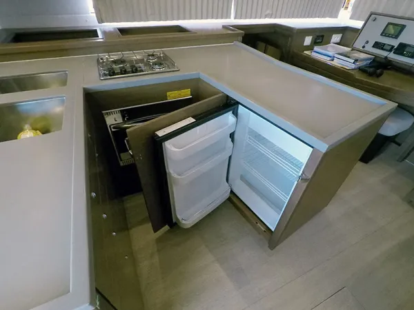 Lagoon 450F