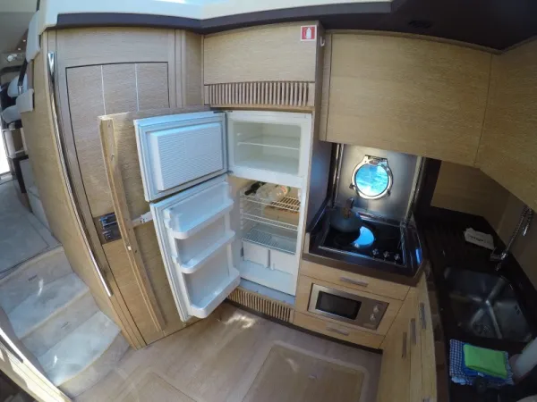 Azimut 47 Fly
