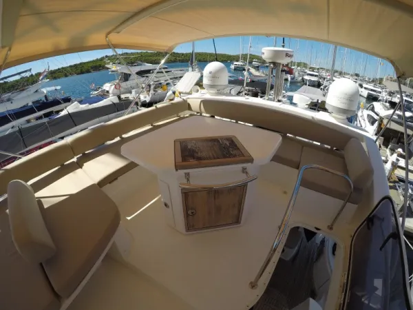 Azimut 47 Fly