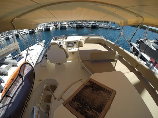 Azimut 47 Fly