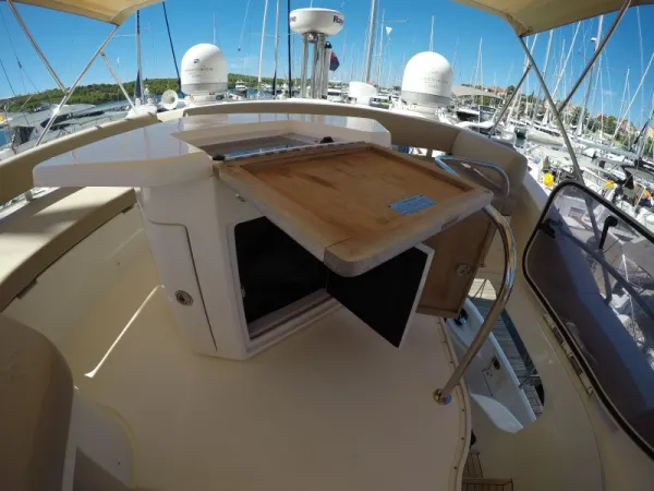 Azimut 47 Fly
