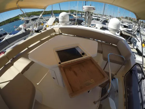 Azimut 47 Fly