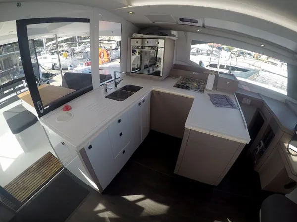 Fountaine Pajot Astrea 42