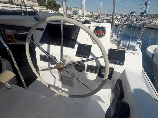 Fountaine Pajot Astrea 42