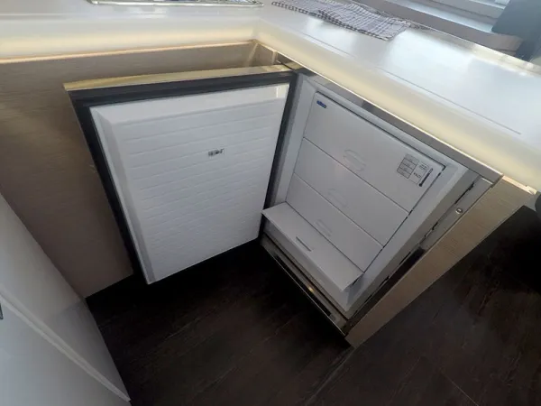 Fountaine Pajot Astrea 42
