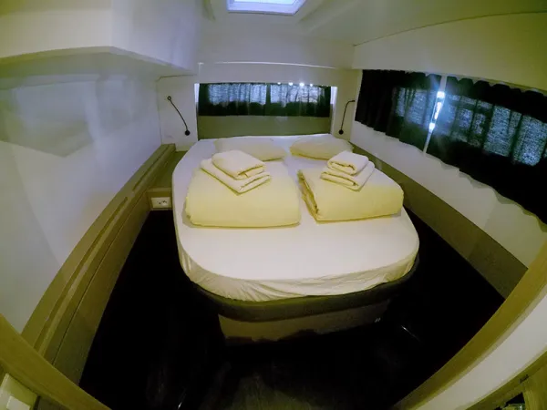 Fountaine Pajot Astrea 42