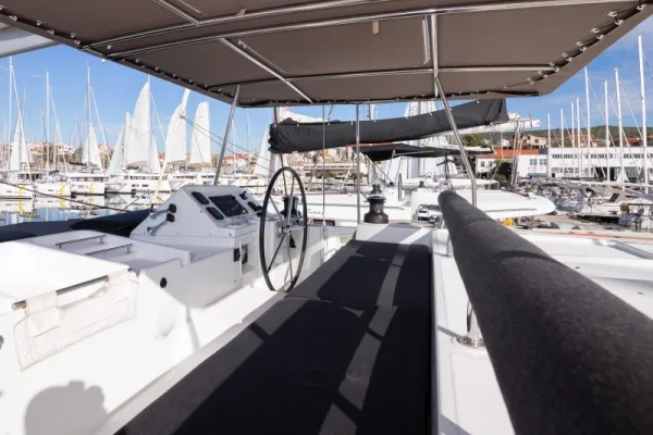 Lagoon 450 F