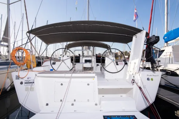 Dufour 460