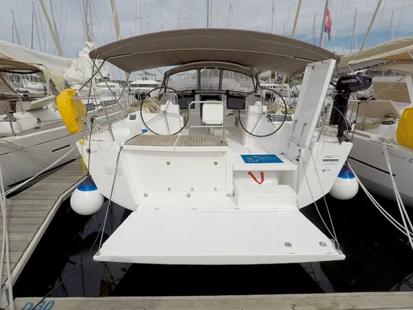 Dufour 460