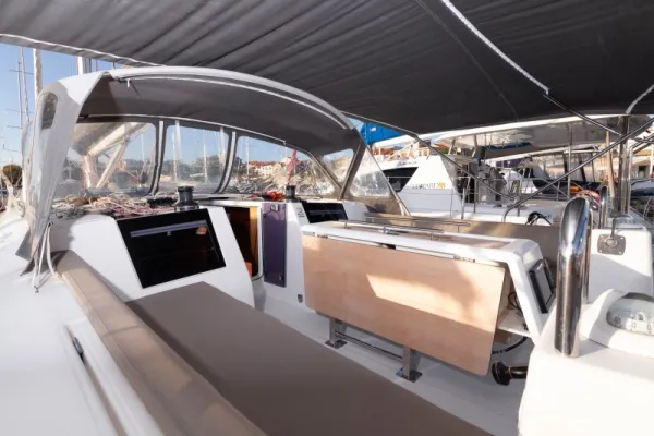 Dufour 460