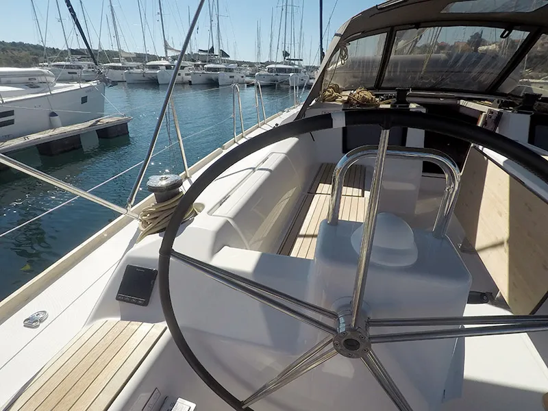 Petra - Sailboat in Šibenik