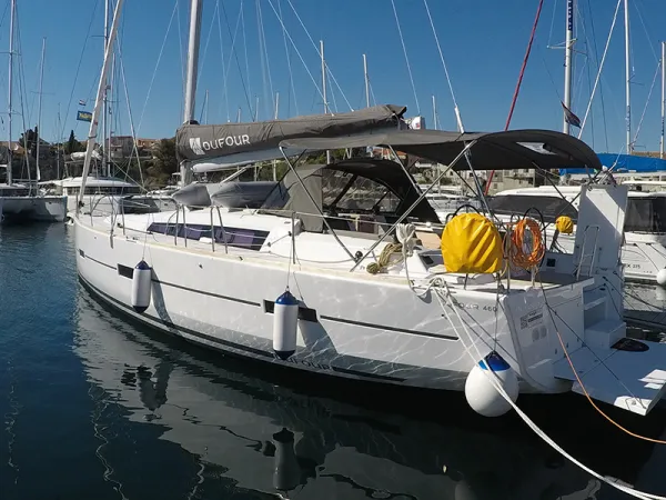 Dufour 460