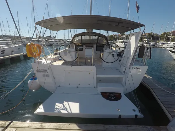 Dufour 460