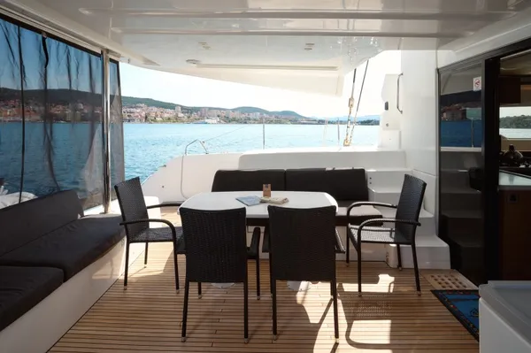 Lagoon 50
