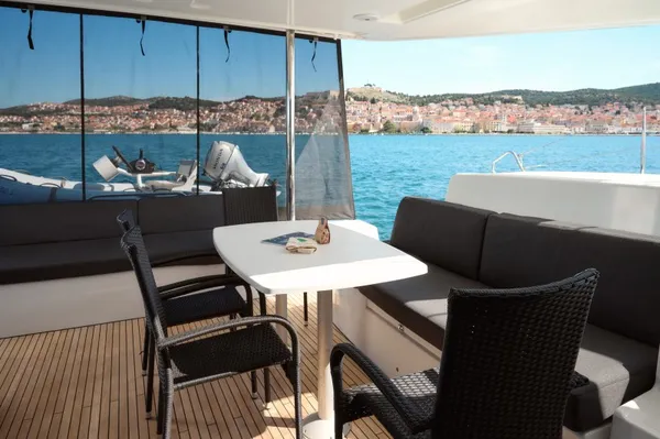 Lagoon 50